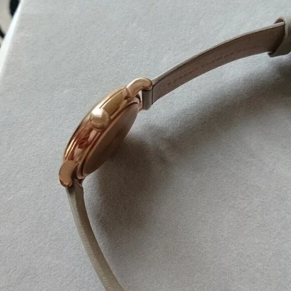 Marc by Marc Jacobs baker rose grey leather watch - Picture 7 of 12